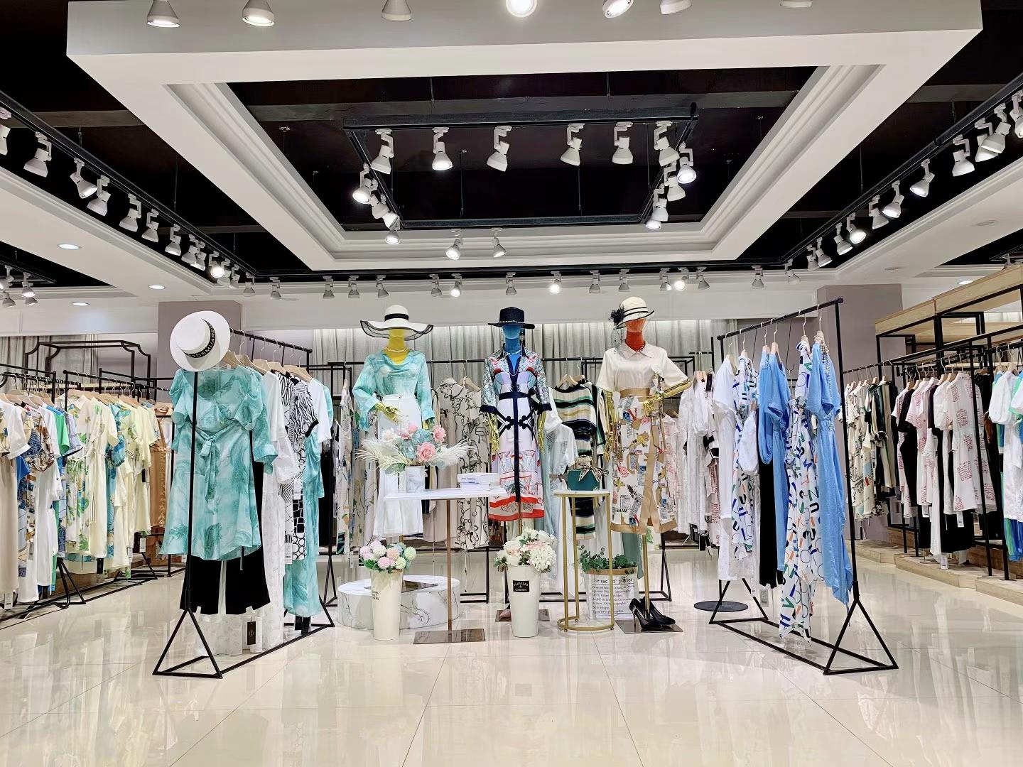 一二線品牌施珞琦 2022夏品牌女裝折扣店尾貨貨源批發(fā)渠道
