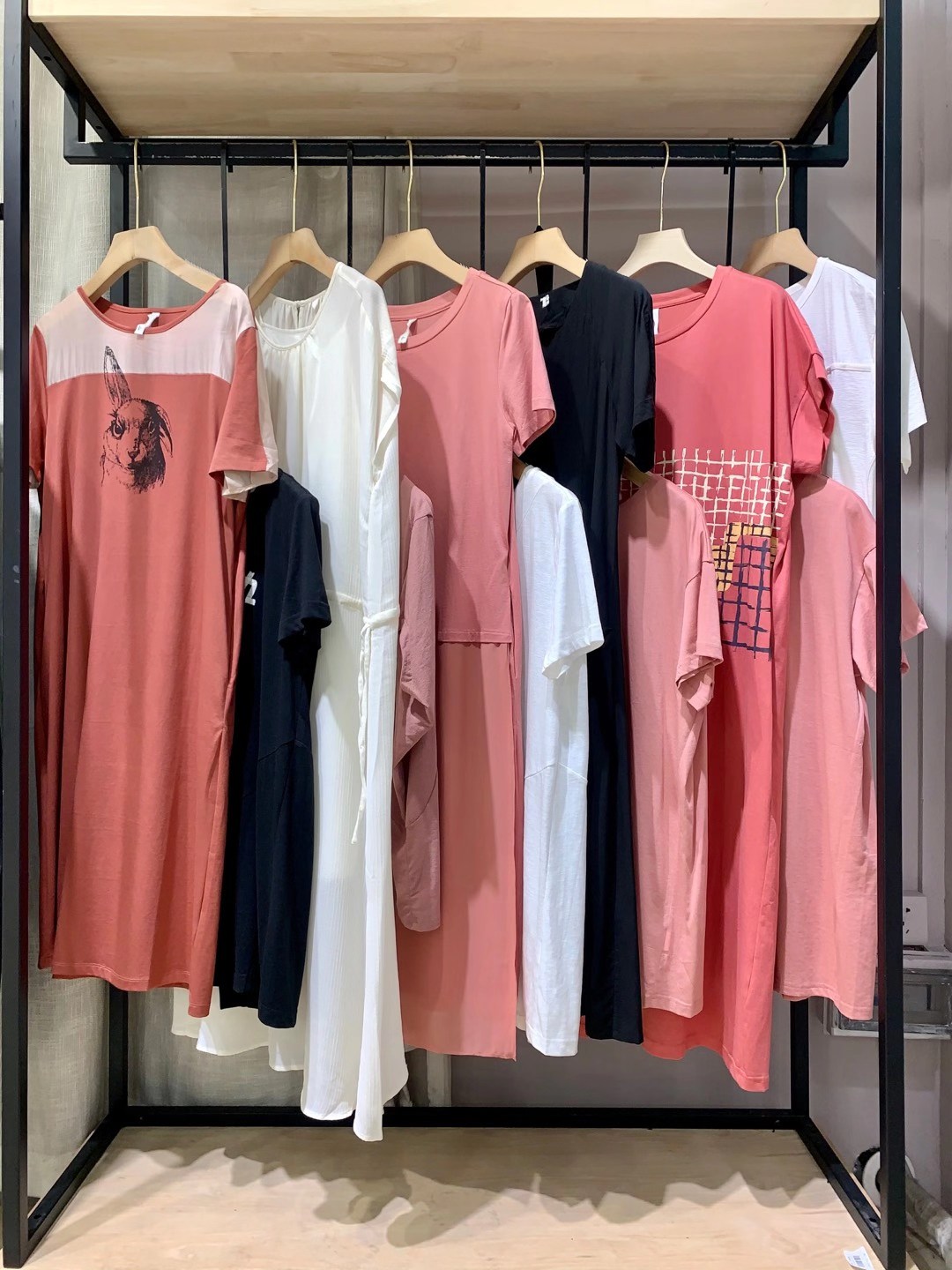 高端 品牌瑪瑪綈 2022夏品牌女裝折扣庫存貨源批發(fā)供應(yīng)鏈