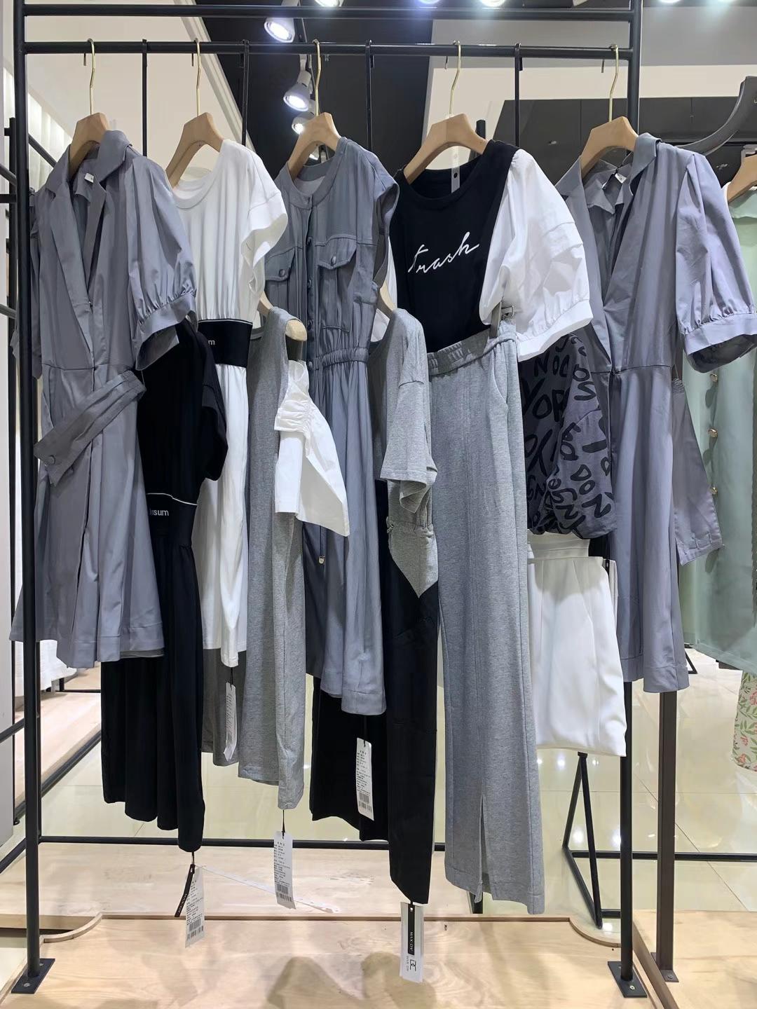正 品品牌瑪斯荻娃 2022夏品牌折扣女裝尾貨電商進(jìn)貨渠道