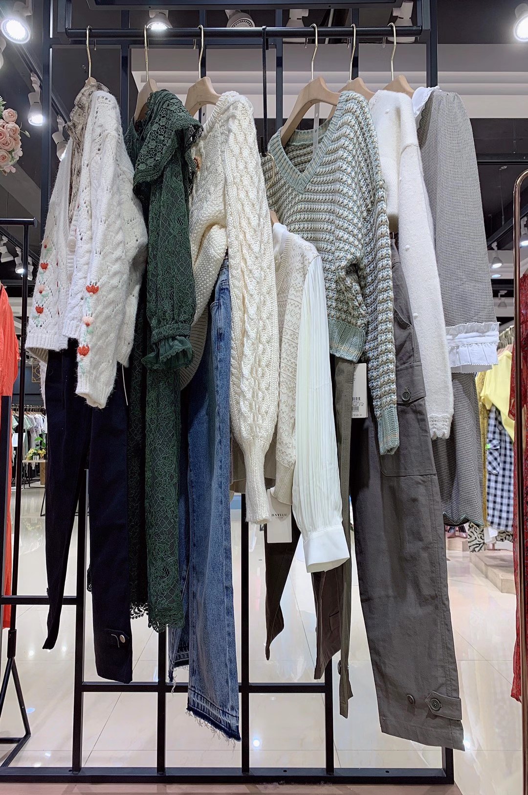 香港知 名品牌 芭依璐2022秋品牌折扣女裝尾貨電商實體店拿貨渠道