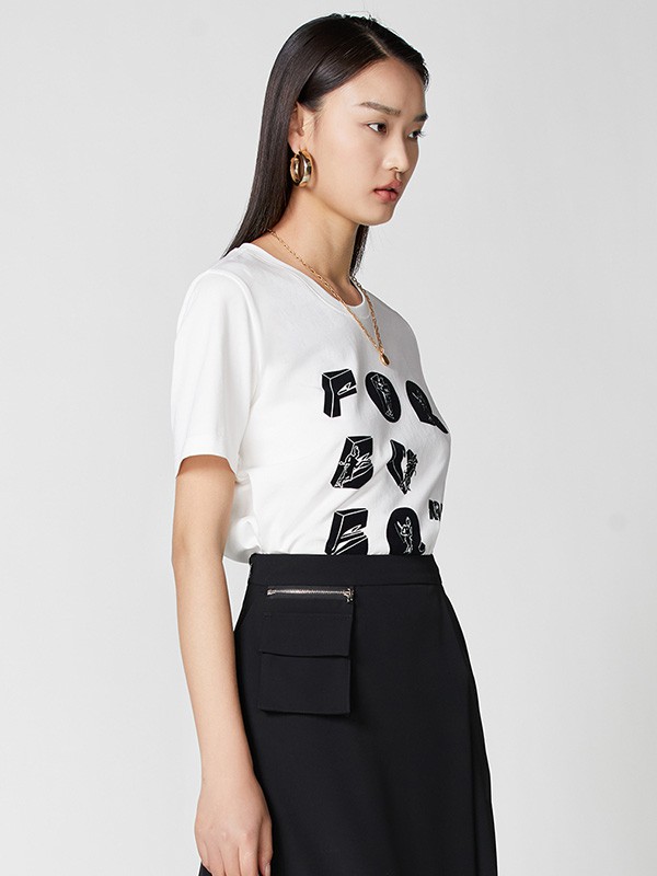 高端設計品牌 真我永 恒 2022春夏折扣女裝尾貨走份批發(fā)供應商  專柜下架女裝尾貨批發(fā)