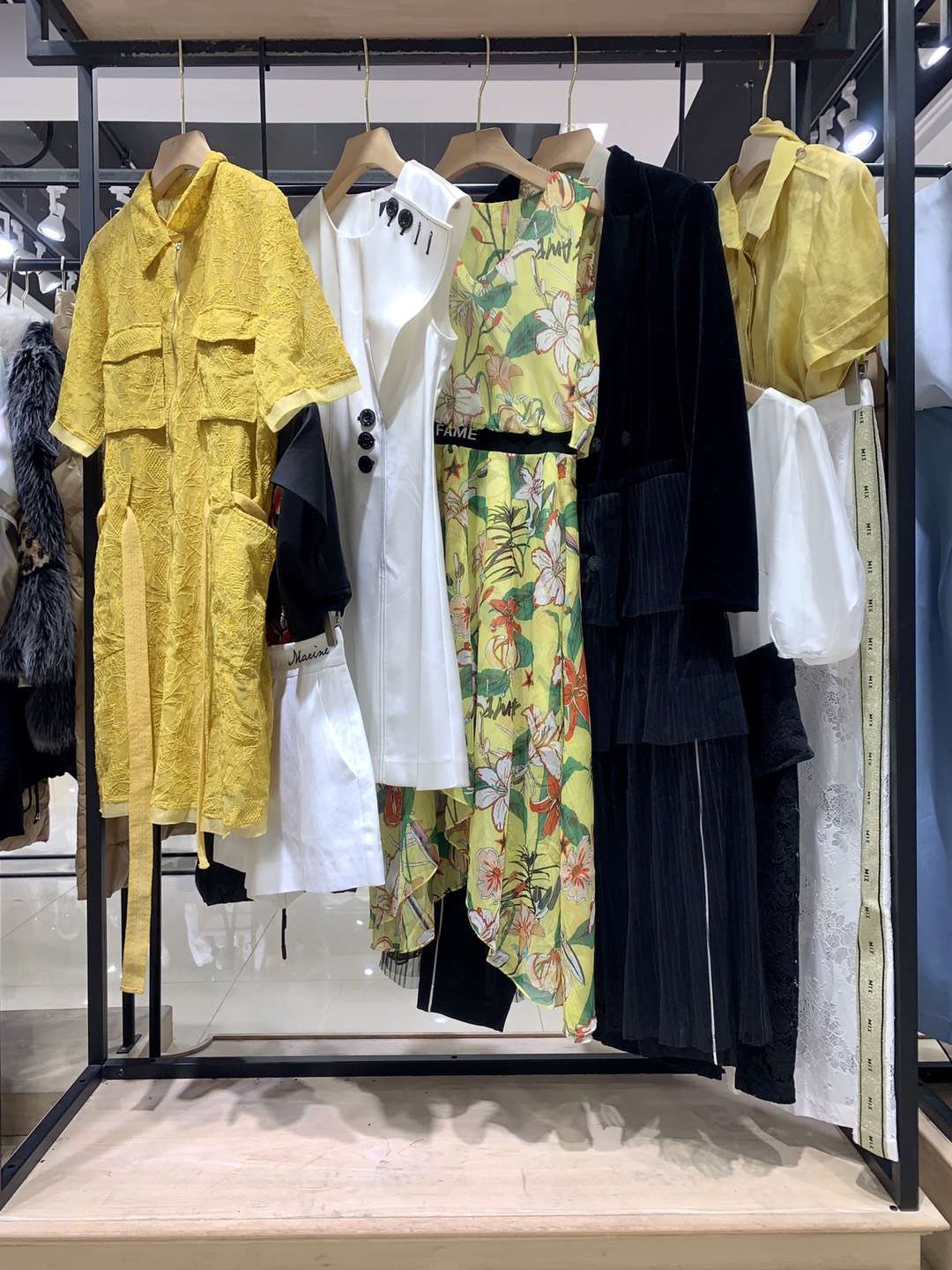 深圳專柜下架品牌芭蒂娜2022春大 牌知 名品牌女裝折扣尾貨貨源批發(fā)