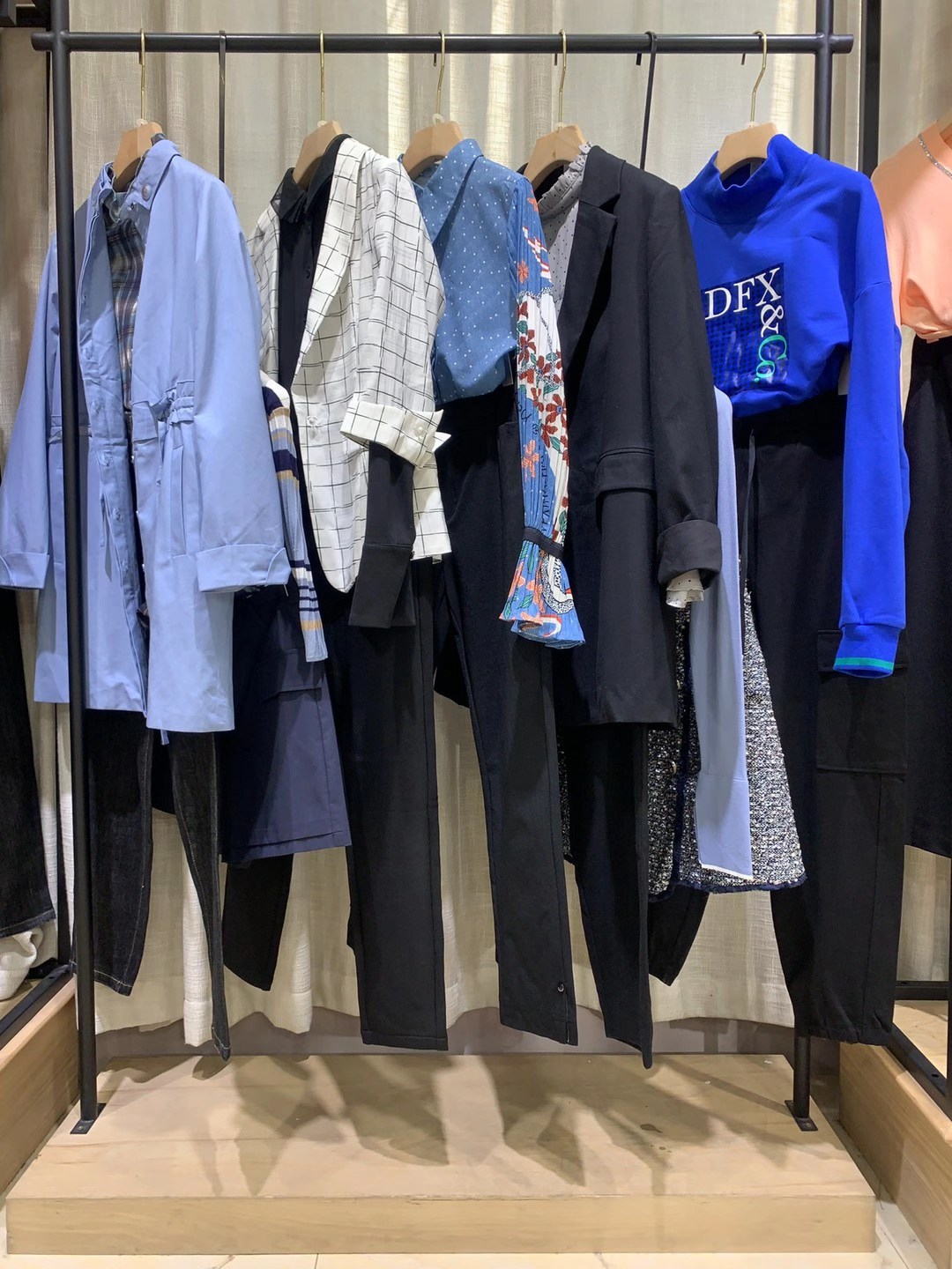 蒂梵茜2022品牌女裝折扣尾貨實(shí)體進(jìn)貨渠道 高端時(shí)尚女裝貨源