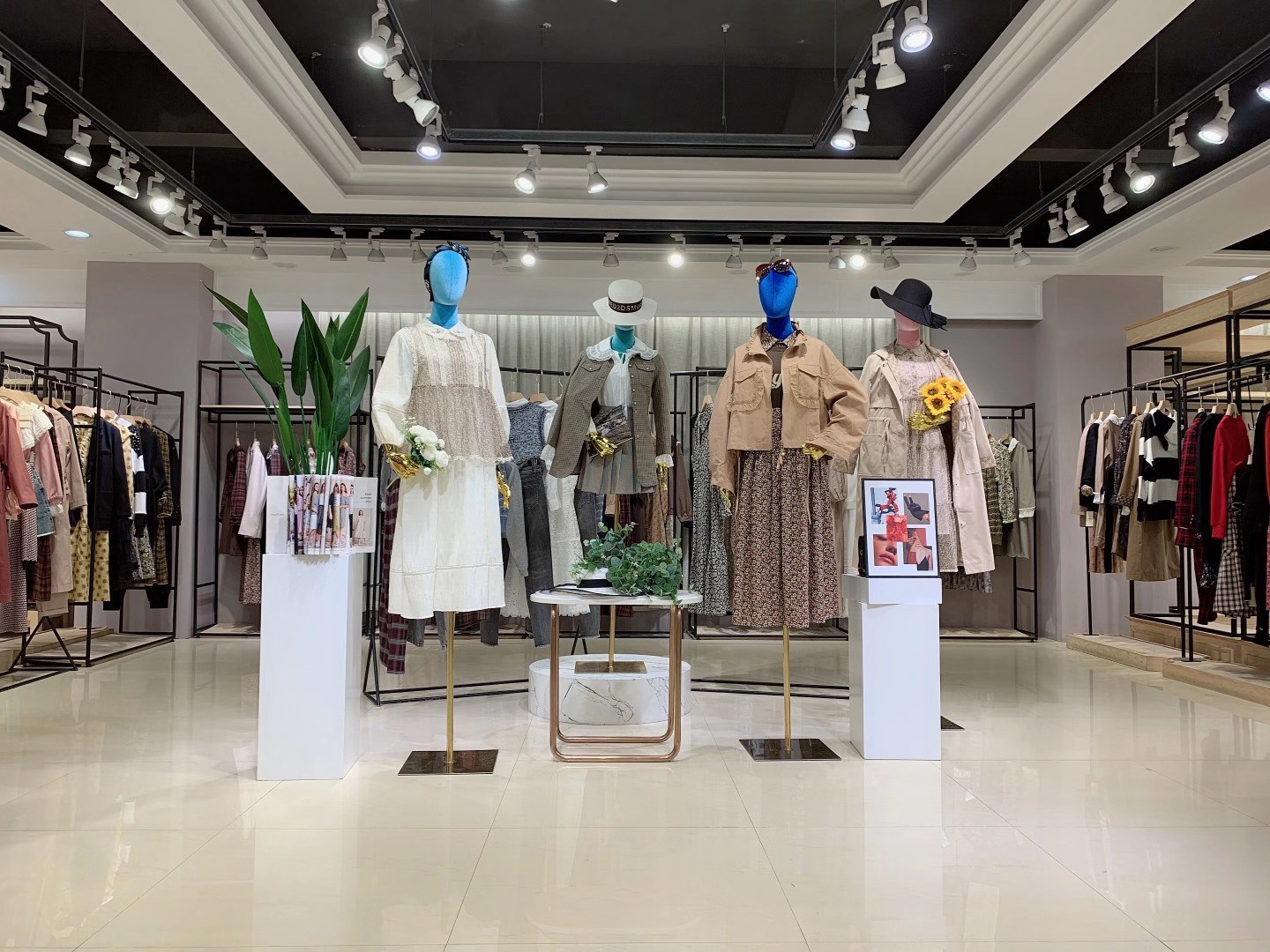 深圳受歡迎品牌芭依璐2022 品牌折扣女裝尾貨庫(kù)存批發(fā)