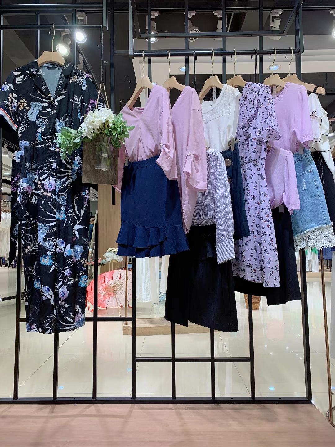 知 名品牌艾托奧2022夏精 品女裝折扣尾貨供應(yīng)商