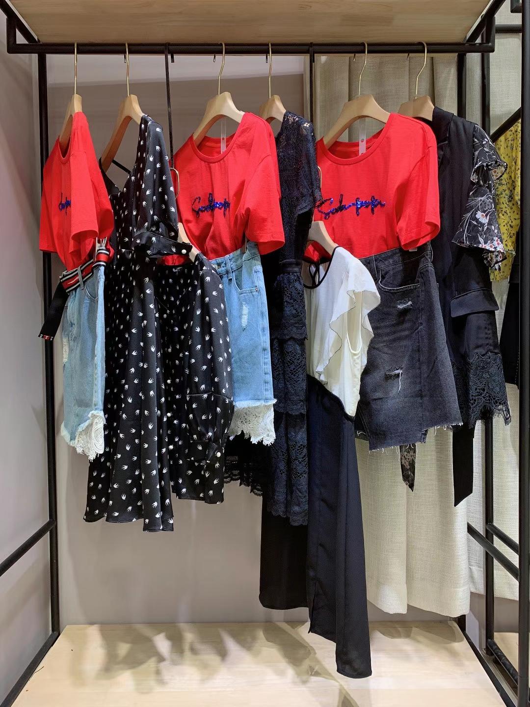 知 名品牌艾托奧2022夏精 品女裝折扣尾貨供應(yīng)商