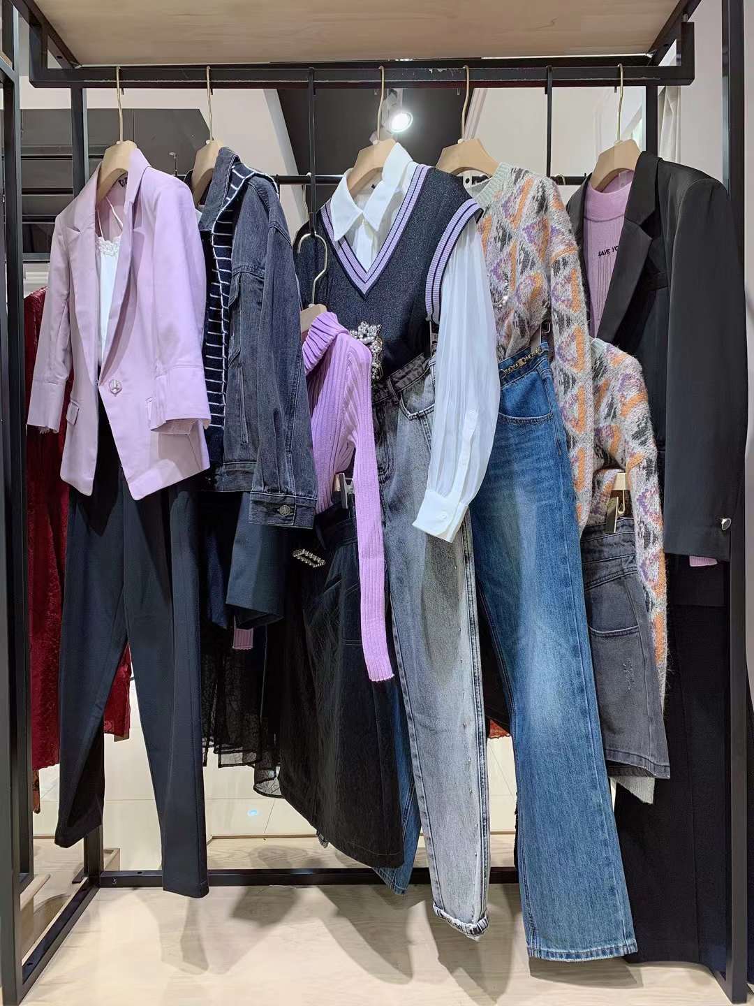 【尤西子】2022秋專柜下架女裝尾貨批發(fā) 品牌女裝折扣店一般去哪里進(jìn)貨？