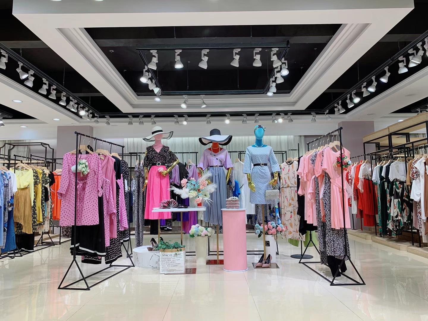 上海品牌梵凱2022秋品牌女裝折扣店尾貨批發(fā)供應(yīng)商