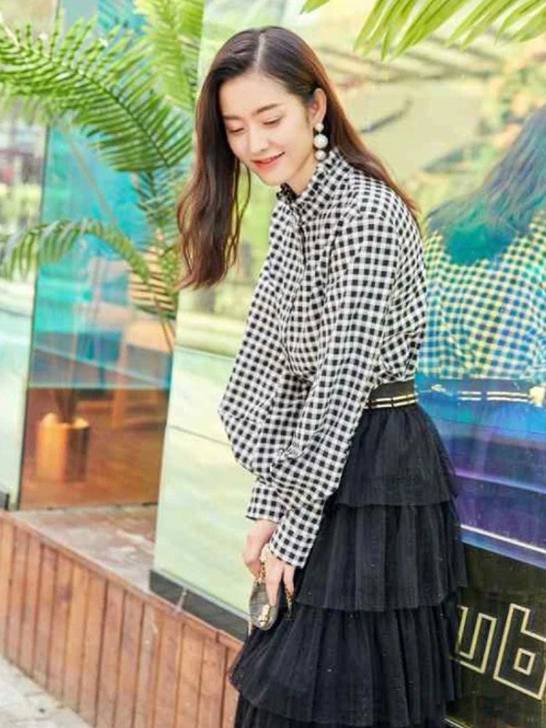 伊袖直播品牌女裝撤柜一手服裝貨源批發(fā)