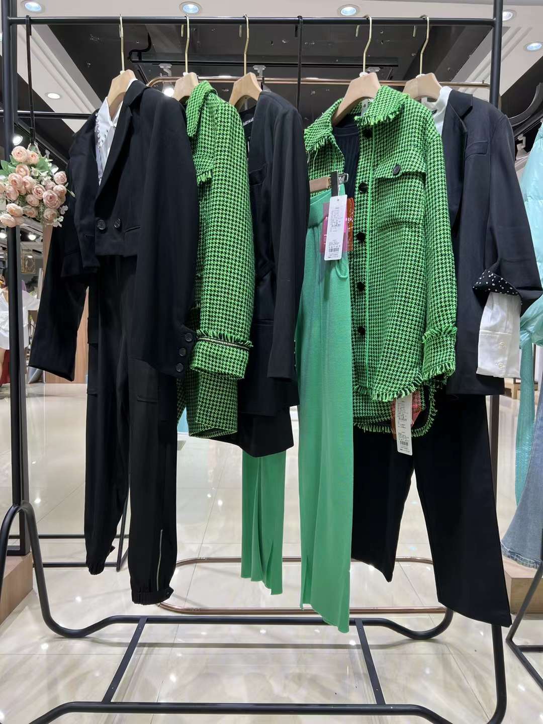 時尚潮流品牌寶貝瑪麗2022品牌女裝折扣一手貨源發(fā)供應商