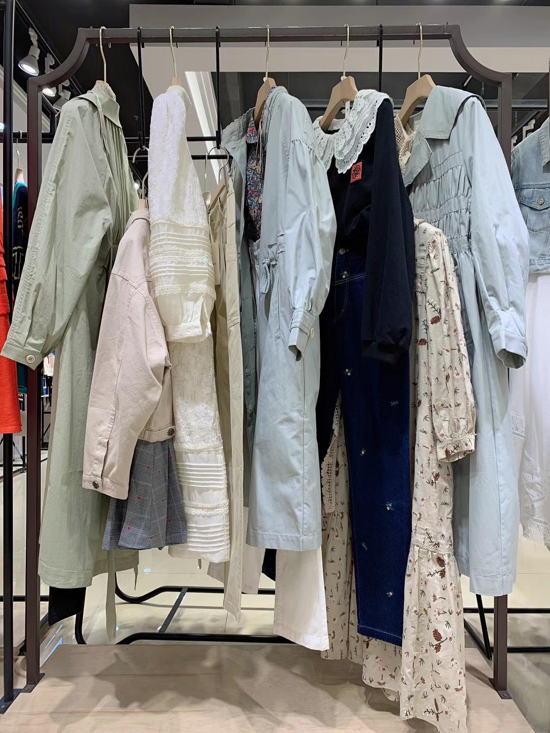 一 線時(shí)尚品牌女裝下柜尾芭依璐22品牌服裝折扣店專柜精 品女裝尾貨清倉(cāng)走份