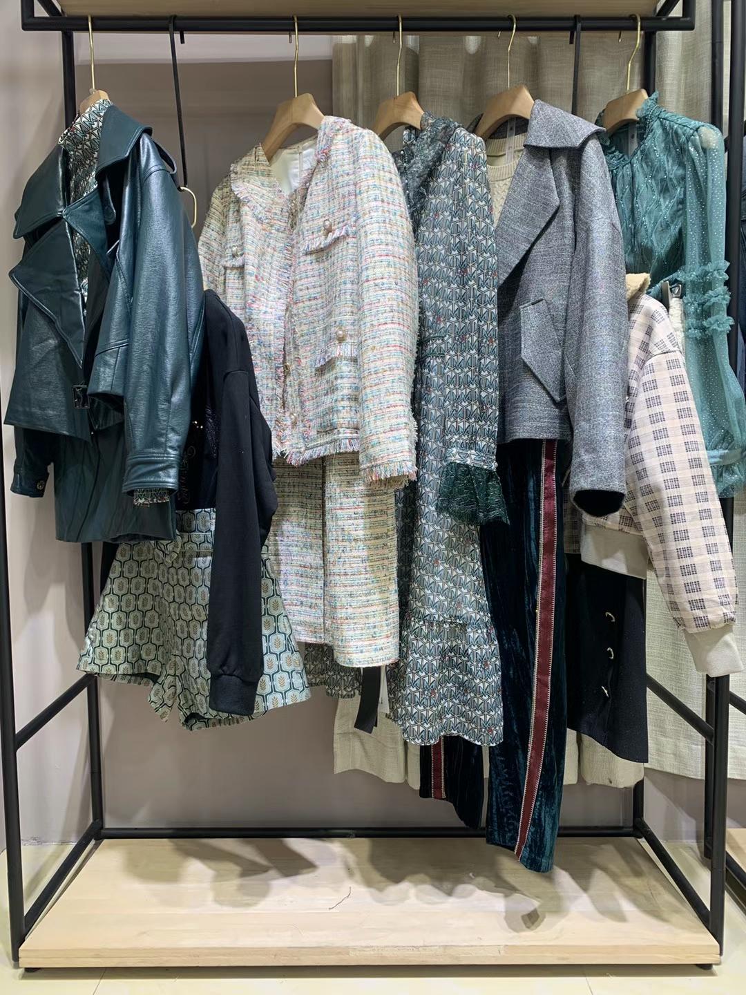 杭州品牌直播女裝貨源慕拉22秋裝日韓少淑裝品牌杭州尾貨批發(fā)市場一手貨源