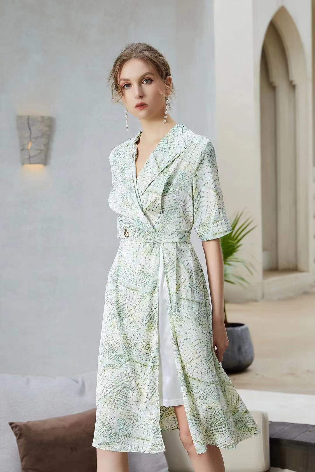 品牌梵蒂璐2022夏品牌女裝折扣尾貨庫存批發(fā)貨源