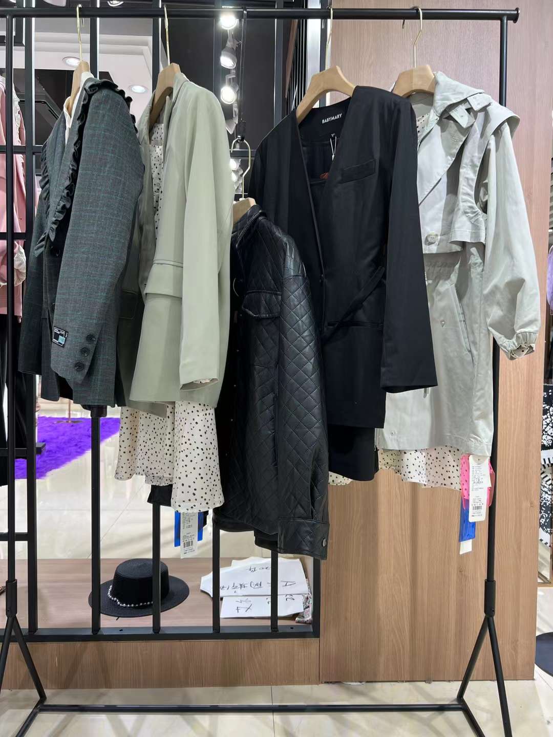國(guó)內(nèi)知 名品牌寶貝瑪麗2022品牌折扣女裝尾貨實(shí)體店進(jìn)貨渠道