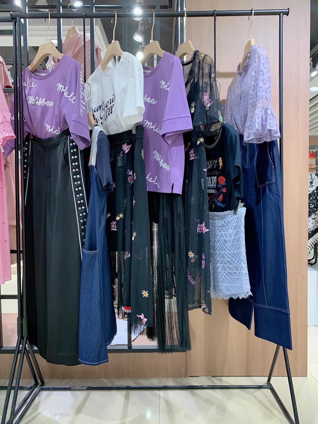 摩薩克2022夏大碼品牌女裝折扣尾貨貨源供應(yīng)鏈 正品女裝貨源清倉