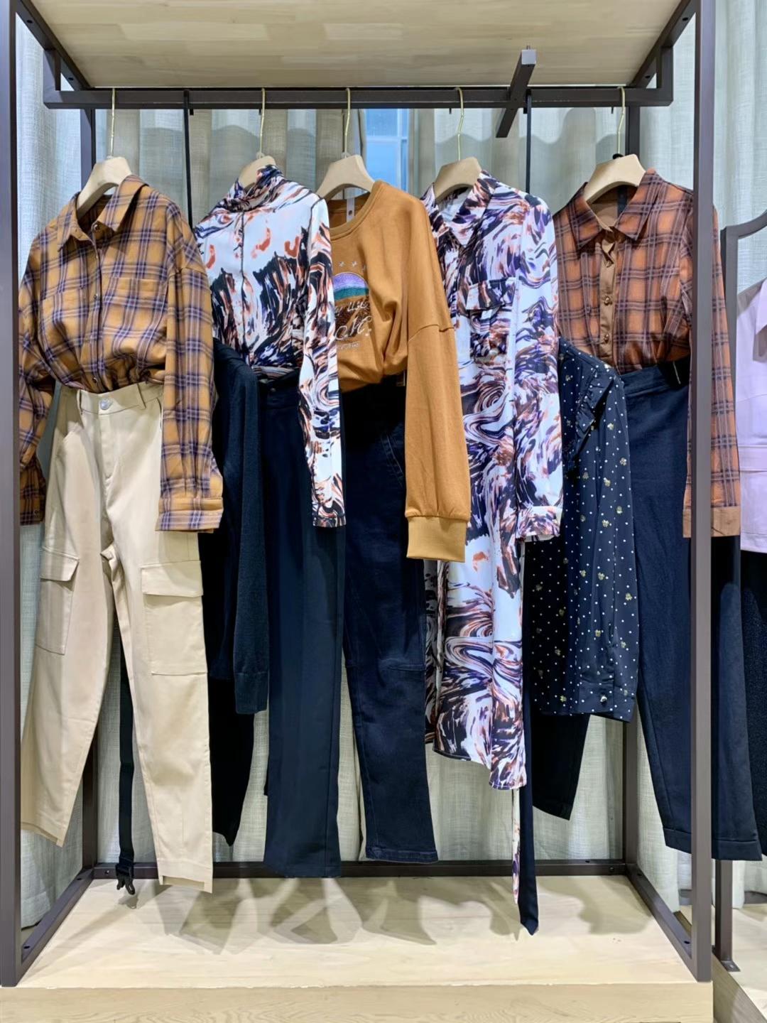 杭州知 名女裝 璟逸2022時尚女裝折扣尾貨貨源清倉批發(fā)