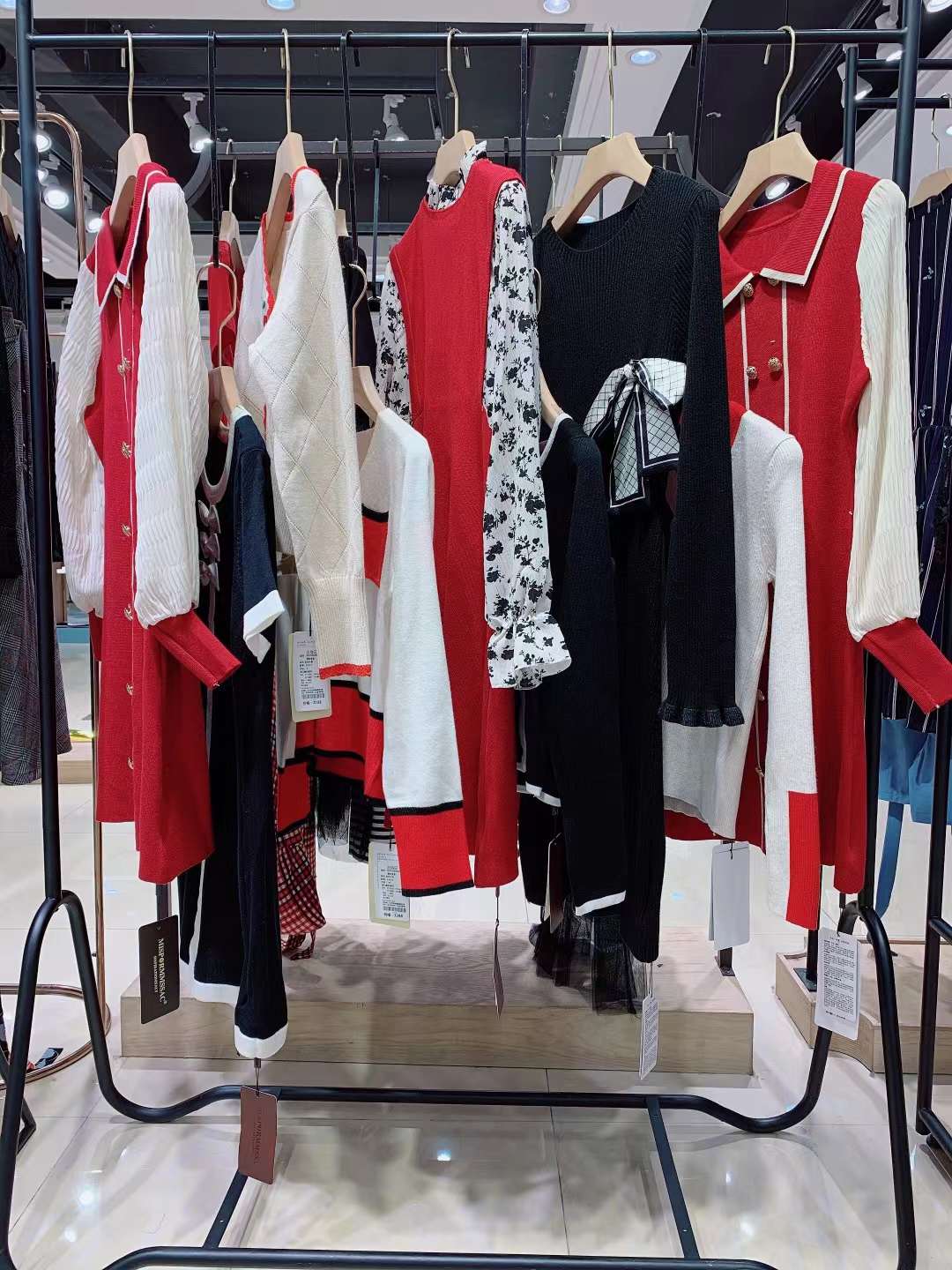 正品女裝 寶姿 2022品牌折扣女裝尾貨庫存貨源清倉批發(fā) 撤柜女裝尾貨