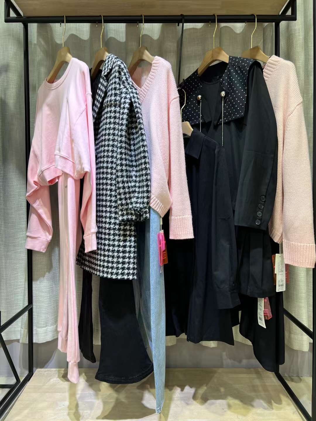 知 名品牌 寶貝瑪麗2022撤柜女裝直播間貨源尾貨清倉特賣場(chǎng)