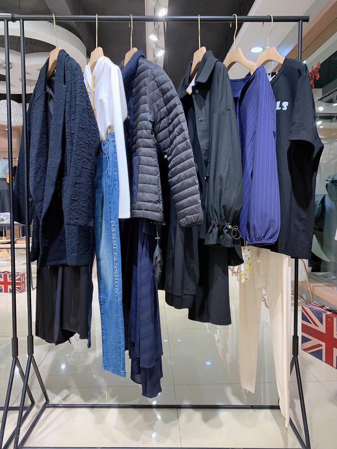 品牌撤柜女裝 莉佳麗2022 大 牌女裝快手帶貨庫(kù)存進(jìn)貨走份批發(fā)渠道