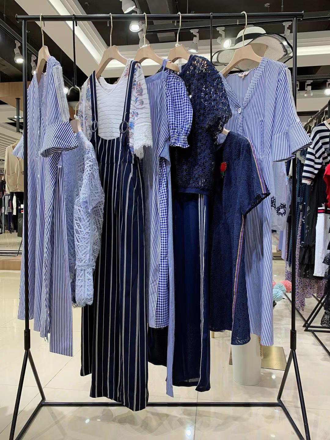 撤柜品牌女裝 摩薩克2022夏萬達(dá)撤柜一二線品牌女裝抖音進(jìn)貨批發(fā)