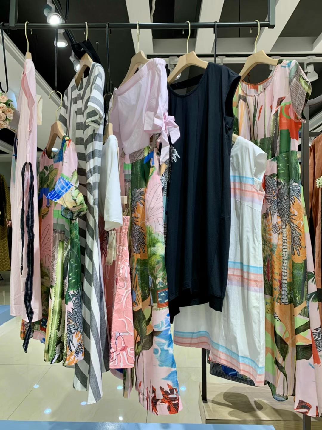 萬(wàn)達(dá)撤柜女裝 熙然2022夏廣州品牌淘寶店女裝女裝批發(fā)一手貨源進(jìn)貨渠道