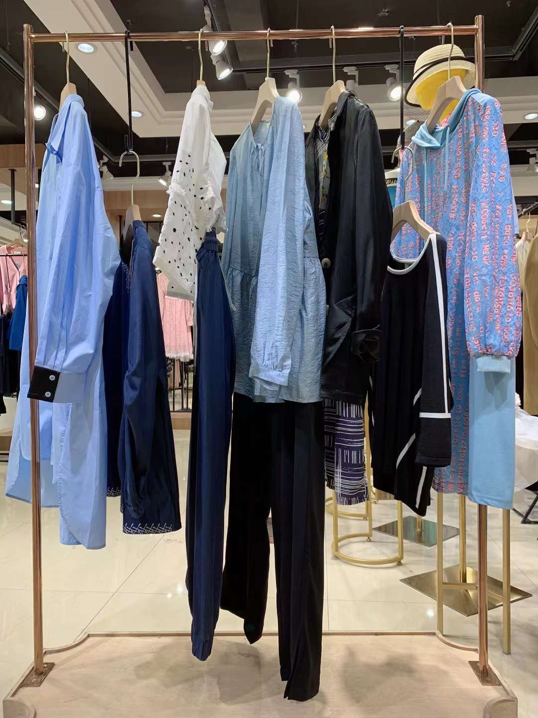 撤柜折扣女裝 莉佳麗2022專柜下架女裝庫(kù)存尾貨剪標(biāo)貨源清倉(cāng)