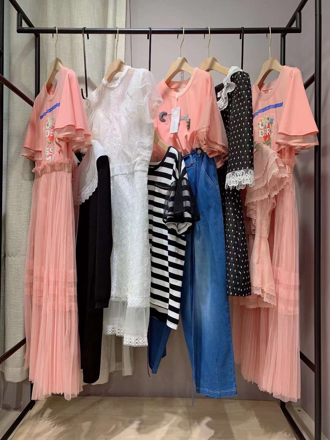 撤柜折扣女裝 珈姿萊爾 20 22淘寶店直播貨源當(dāng)季新款女裝庫(kù)存尾貨批發(fā)渠道