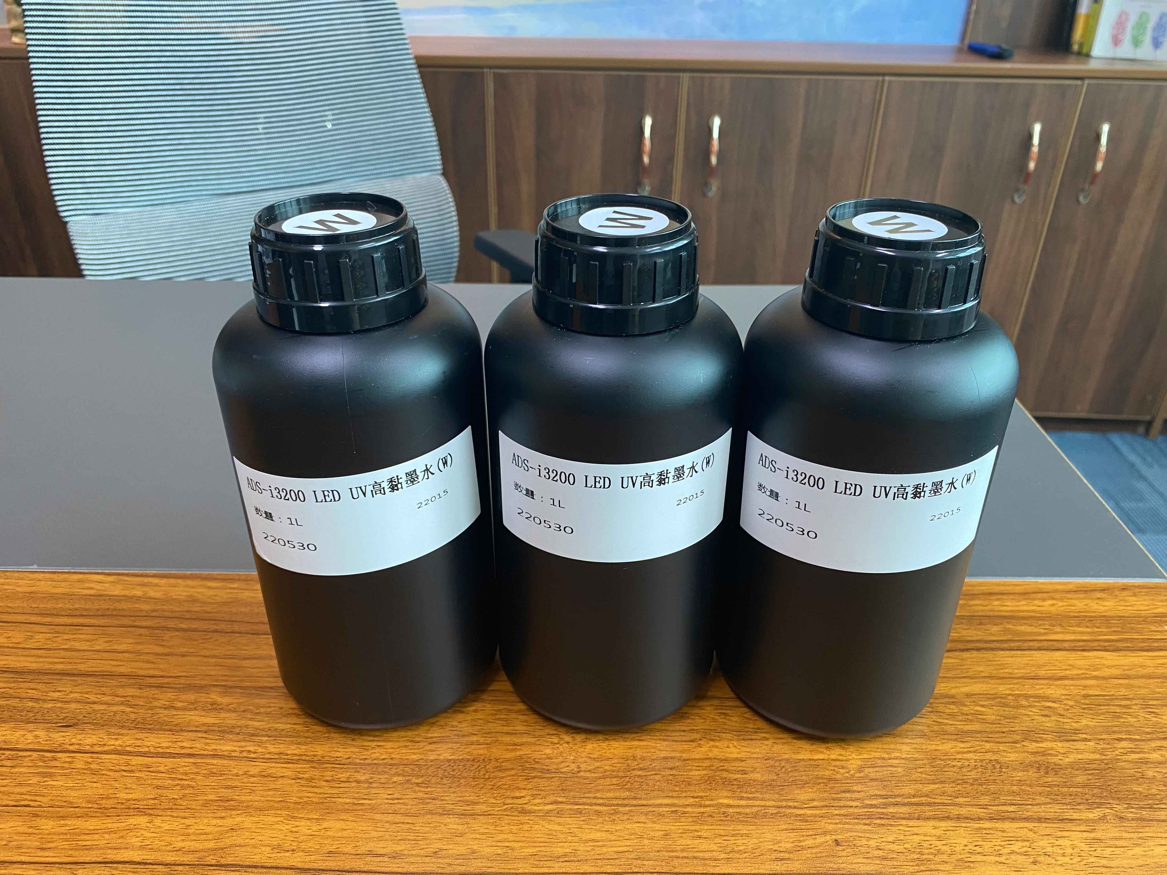 臺灣東周i3200 高噴數(shù)碼打印uv墨水