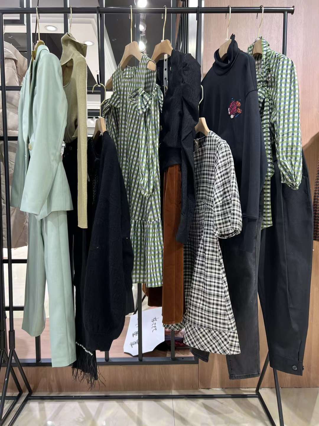 品牌折扣女裝 蒂言22秋  快手帶貨品牌剪標(biāo)女裝尾貨清倉(cāng)批發(fā)