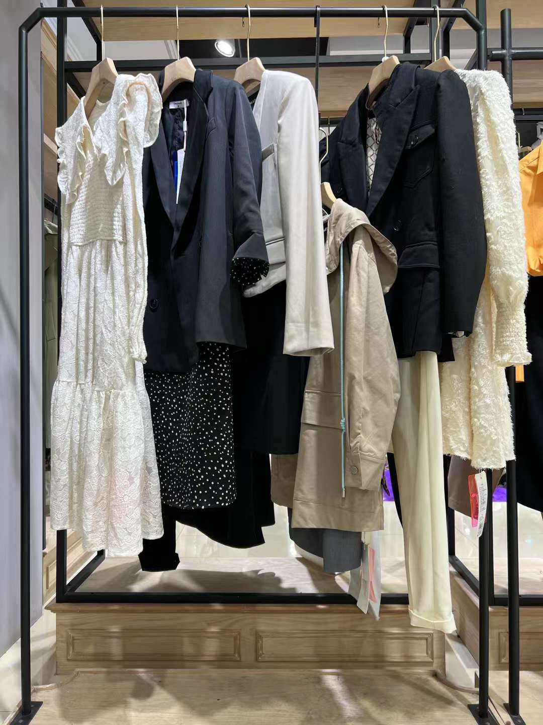 品牌折扣女裝 寶貝瑪麗22秋  抖音直播撤柜女裝剪標(biāo)嗎批發(fā)貨源在哪