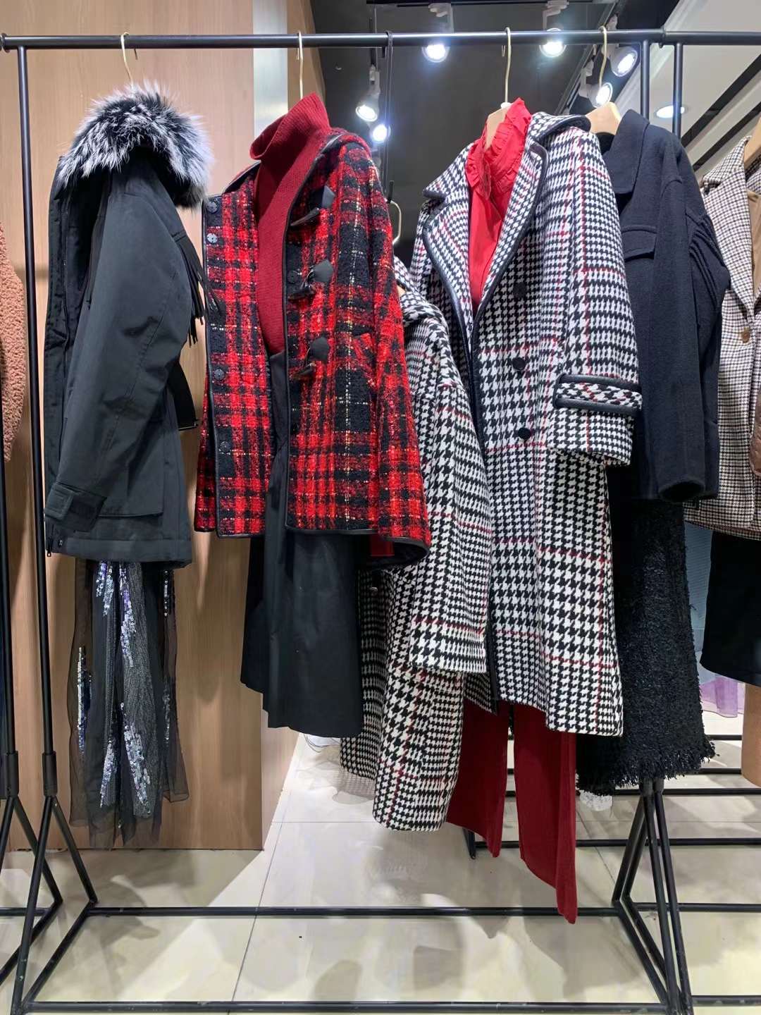 22冬婉甸品牌折扣女裝品牌折扣女裝店直播貨源批發(fā) 廣州石井布梵品牌女裝批發(fā)供應基地