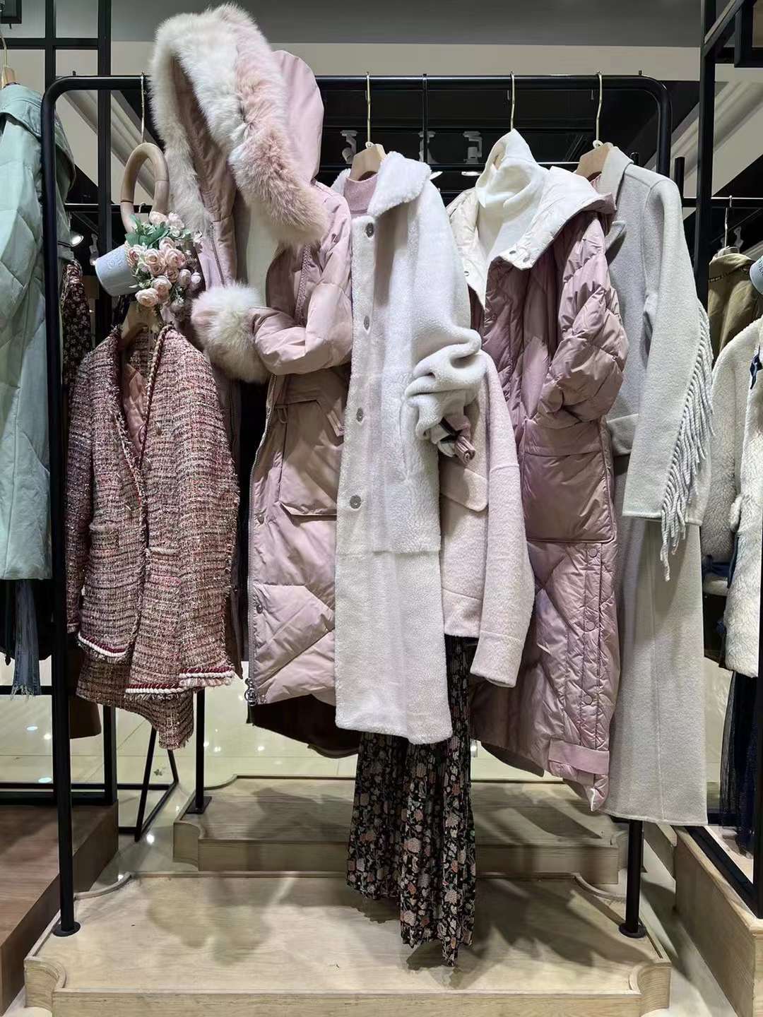 郁香菲2022秋冬上海一 線大 牌女裝專柜下架庫(kù)存批發(fā) 尾單女裝正 品批發(fā)尾貨