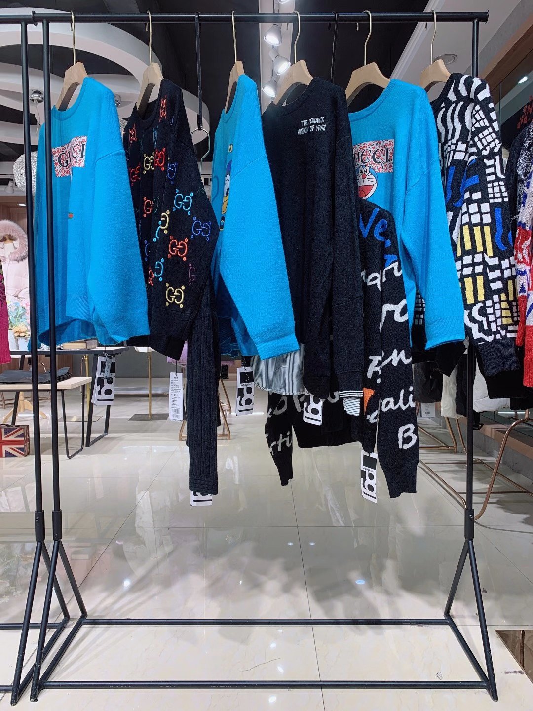 撤柜女裝 納帕伽簡(jiǎn)2022冬品牌折扣女裝庫存批發(fā)供應(yīng)鏈