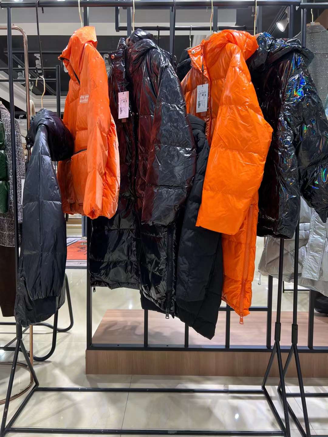 品牌折扣女裝 芭莎歌娣羽絨服2022冬 直播撤柜清倉女裝尾貨貨源雜款批發(fā)