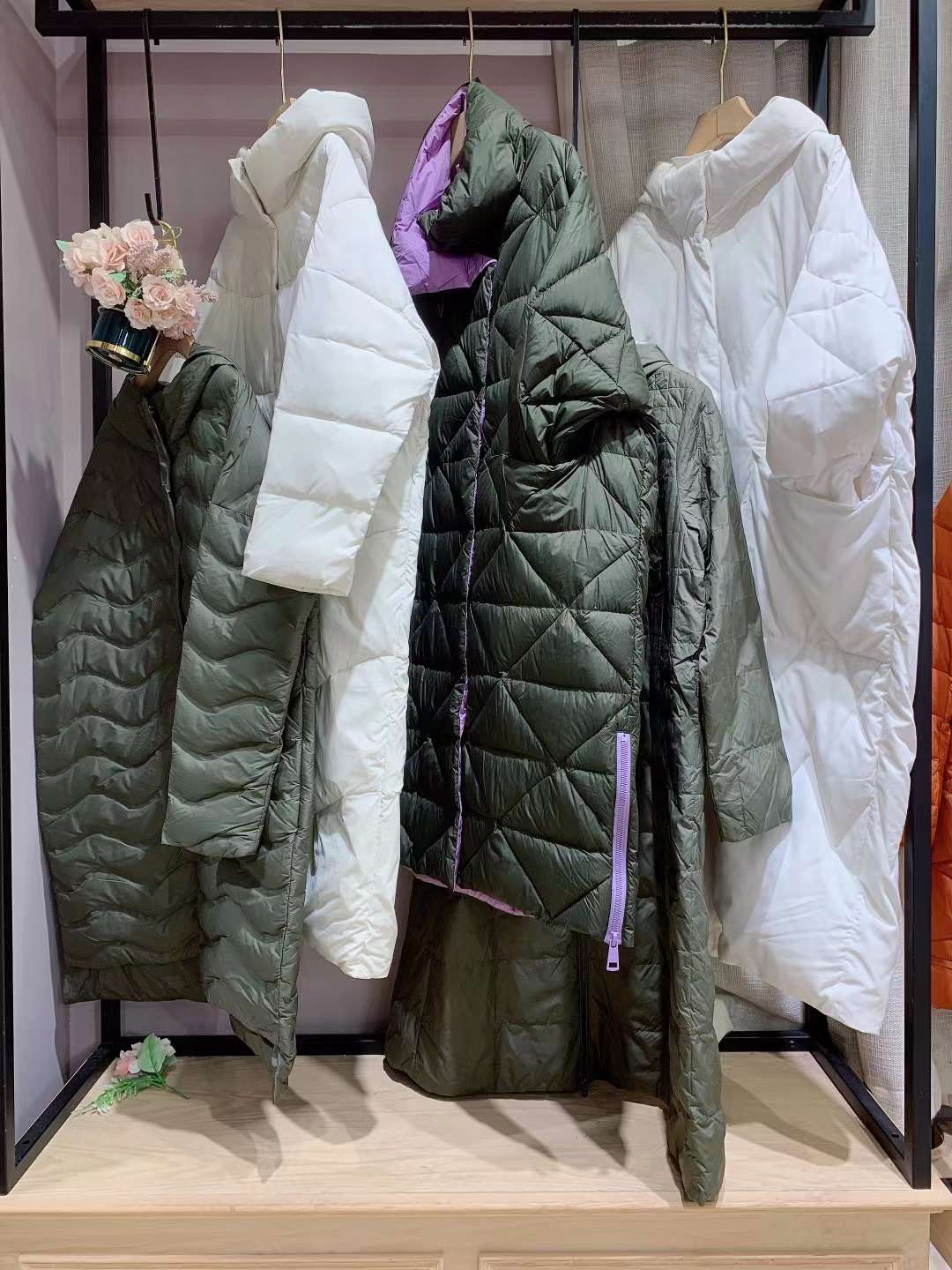 芭登芮芮/珂蕾朵姆22冬商場撤柜品牌女裝羽絨服尾貨批發(fā)進貨貨源