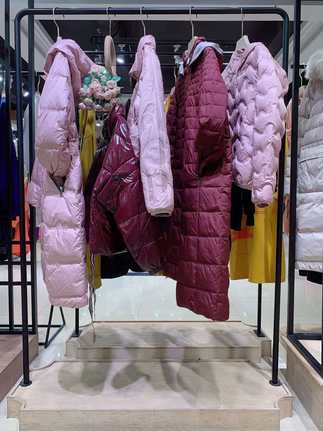 芭登芮芮/珂蕾朵姆22冬商場撤柜品牌女裝羽絨服尾貨批發(fā)進貨貨源