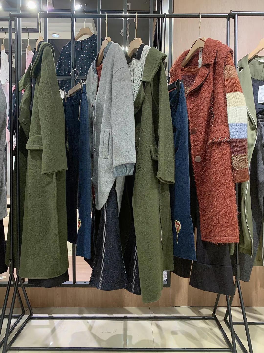 折扣女裝尾貨公司的品牌都是正品的嗎？剪標(biāo)折扣女裝 地素2022夏