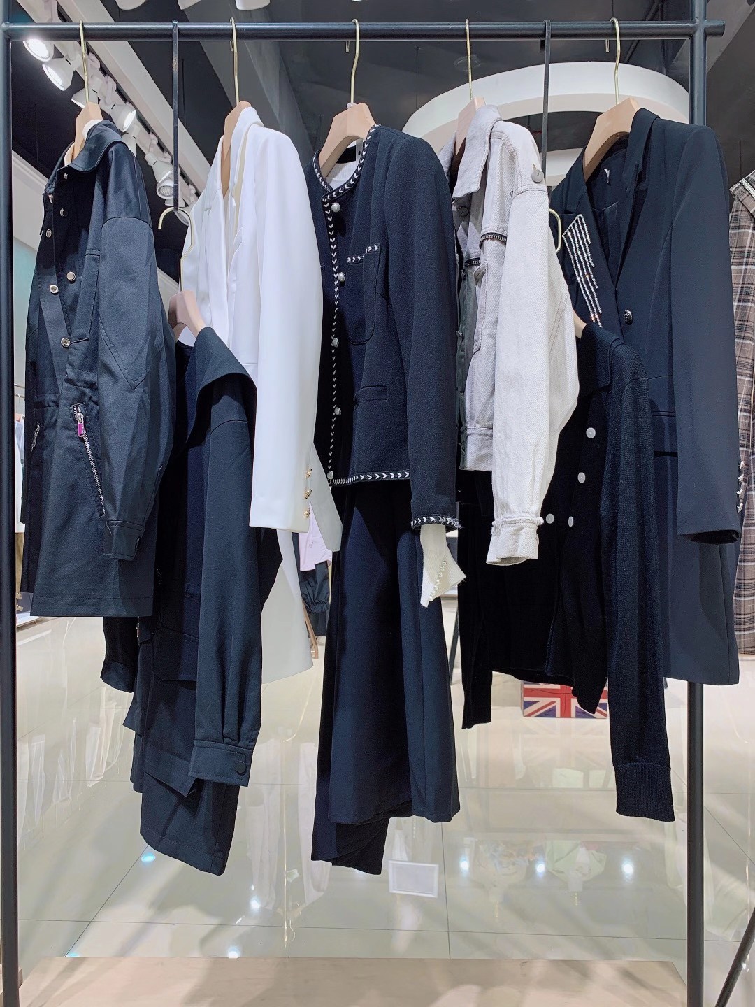 撤柜折扣女裝 妍帛2022 淘寶直播女裝貨源庫存尾貨工廠直批市場