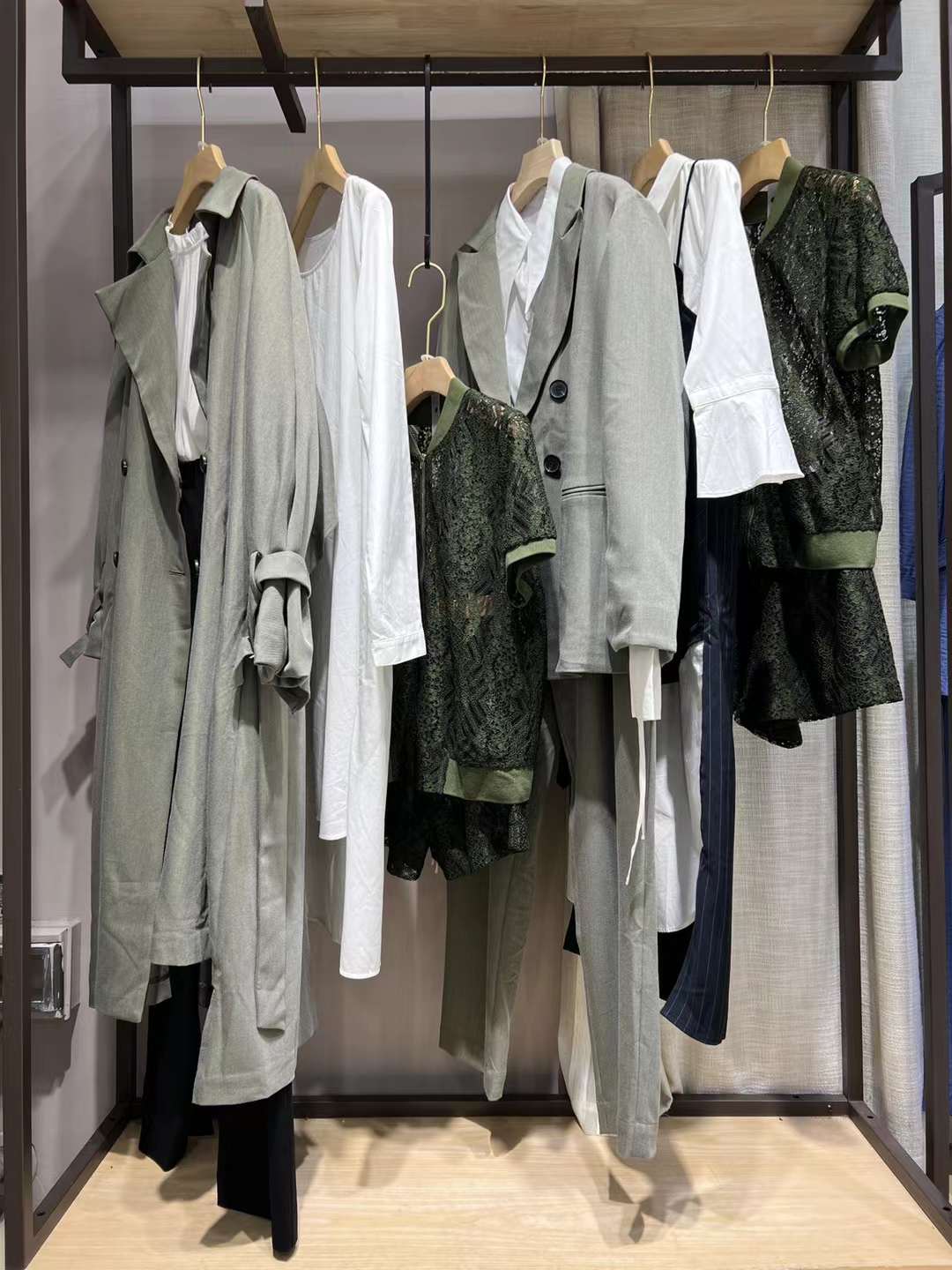 品牌折扣女裝 圖拉2022秋 剪標(biāo)撤柜女裝服裝批發(fā)直播間進(jìn)貨渠道