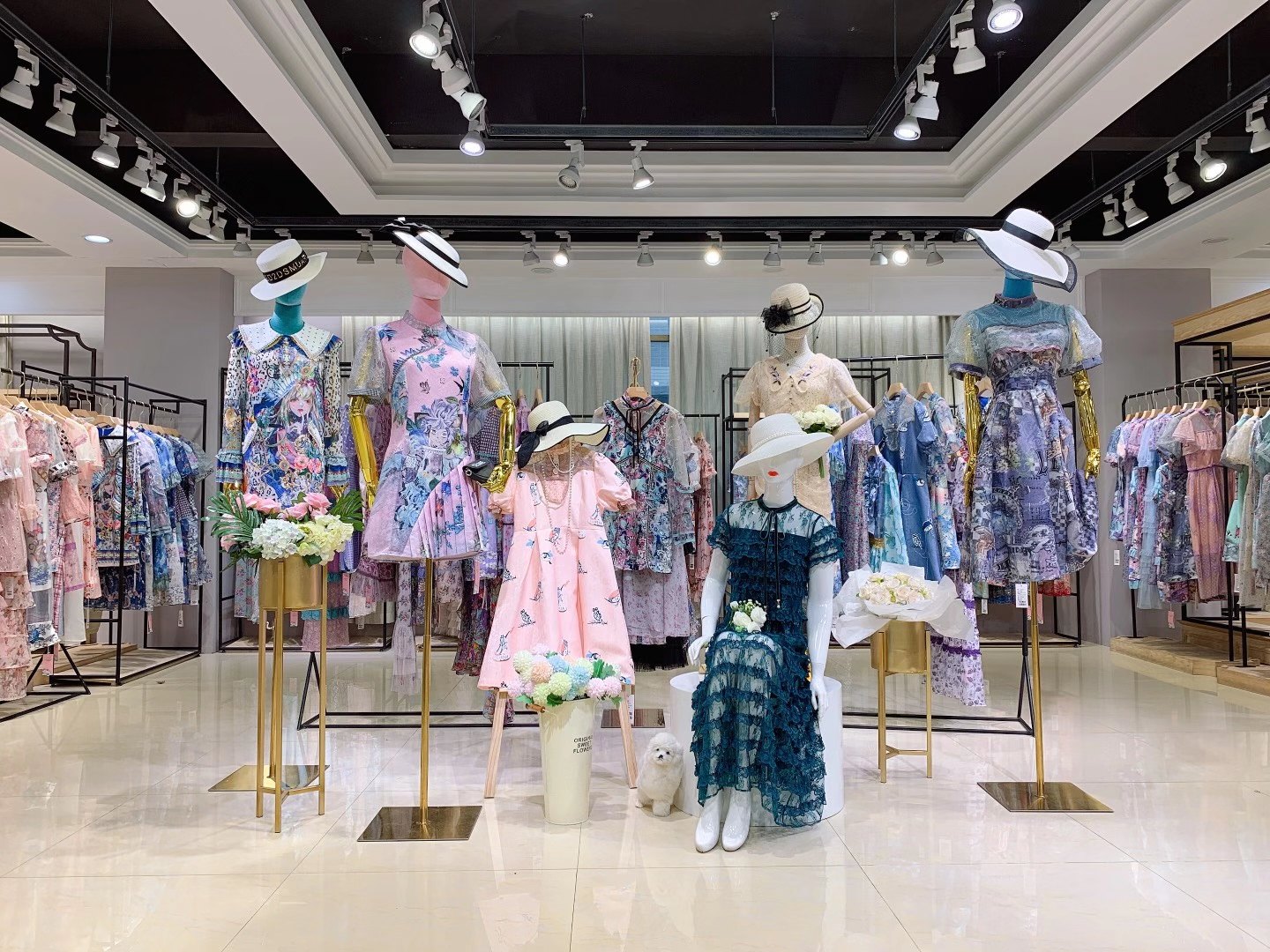 正 品剪標(biāo)女裝 薩貝芮拉2022夏大 牌女裝折扣店尾貨電商進(jìn)貨渠道