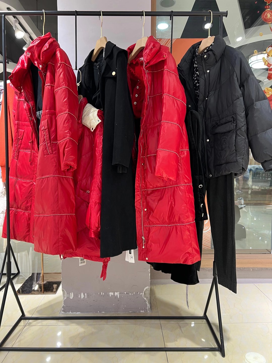 淘寶品牌女裝折扣尾貨雜款走份批發(fā)拿貨 品牌折扣女裝瑪斯荻娃2022秋冬
