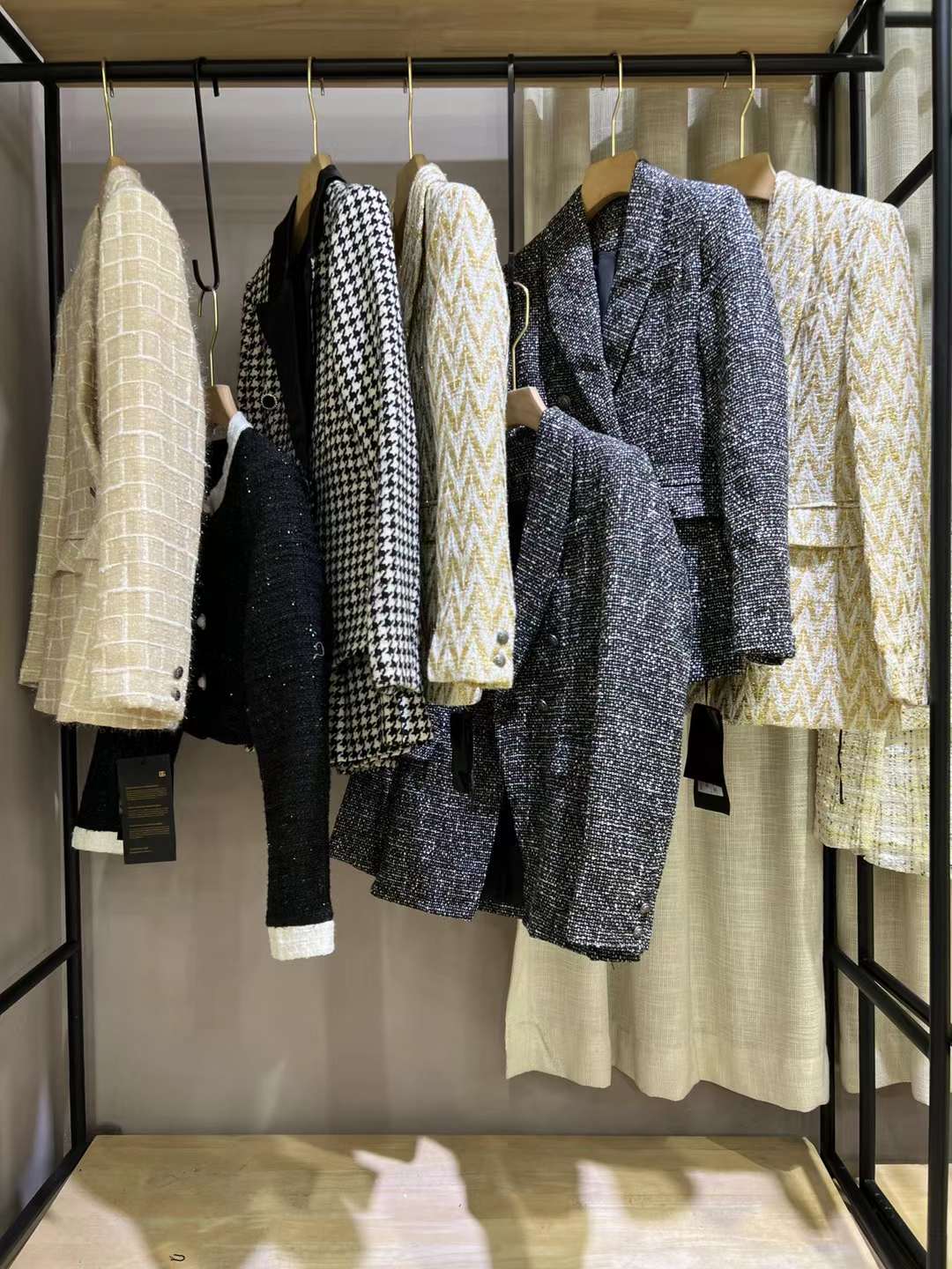 品牌折扣女裝尾貨庫存一手貨源批發(fā) DG小香風純大件系列2022秋冬