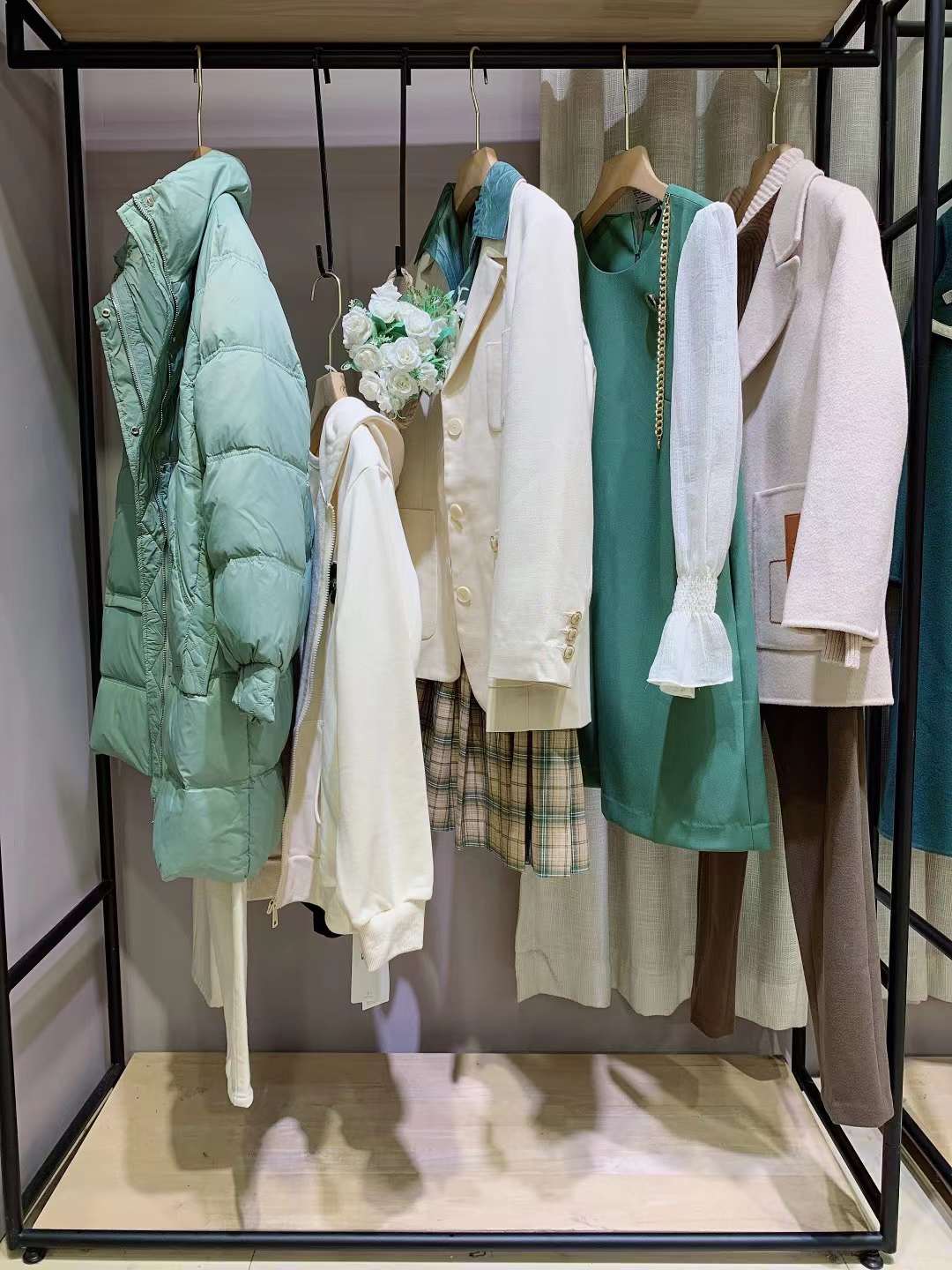 Q'S秸熙2022休閑女裝品牌折扣貨源專柜尾貨女裝進(jìn)貨渠道