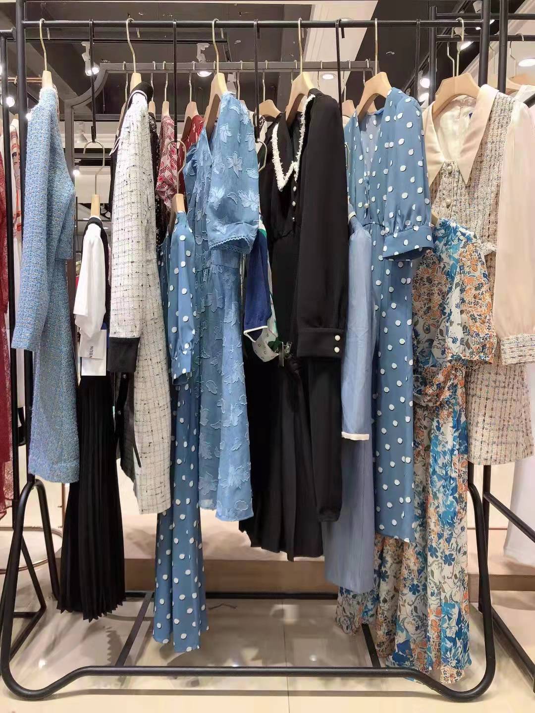 快手淘大 牌品牌女裝是正 品嗎批發(fā)渠道 國內知 名品牌 恩裳2022