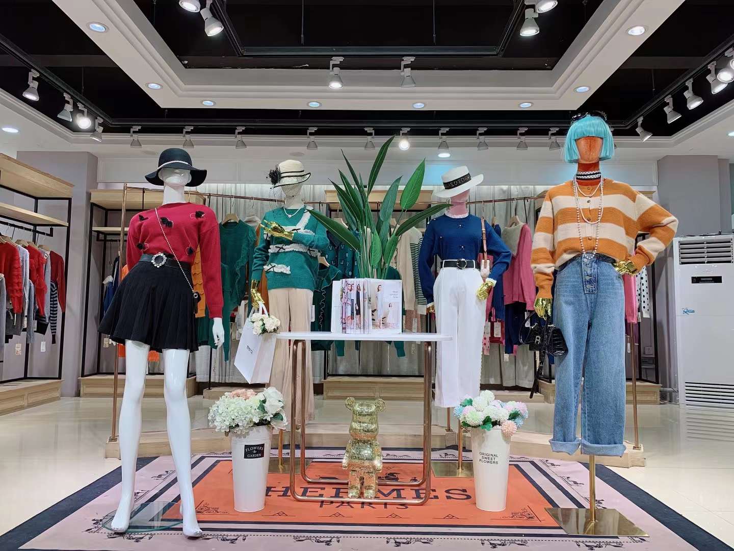 品牌折扣女裝服裝庫存尾貨貨源批發(fā)進(jìn)貨渠道 古丘谷兒2022羊毛衫女裝批發(fā)