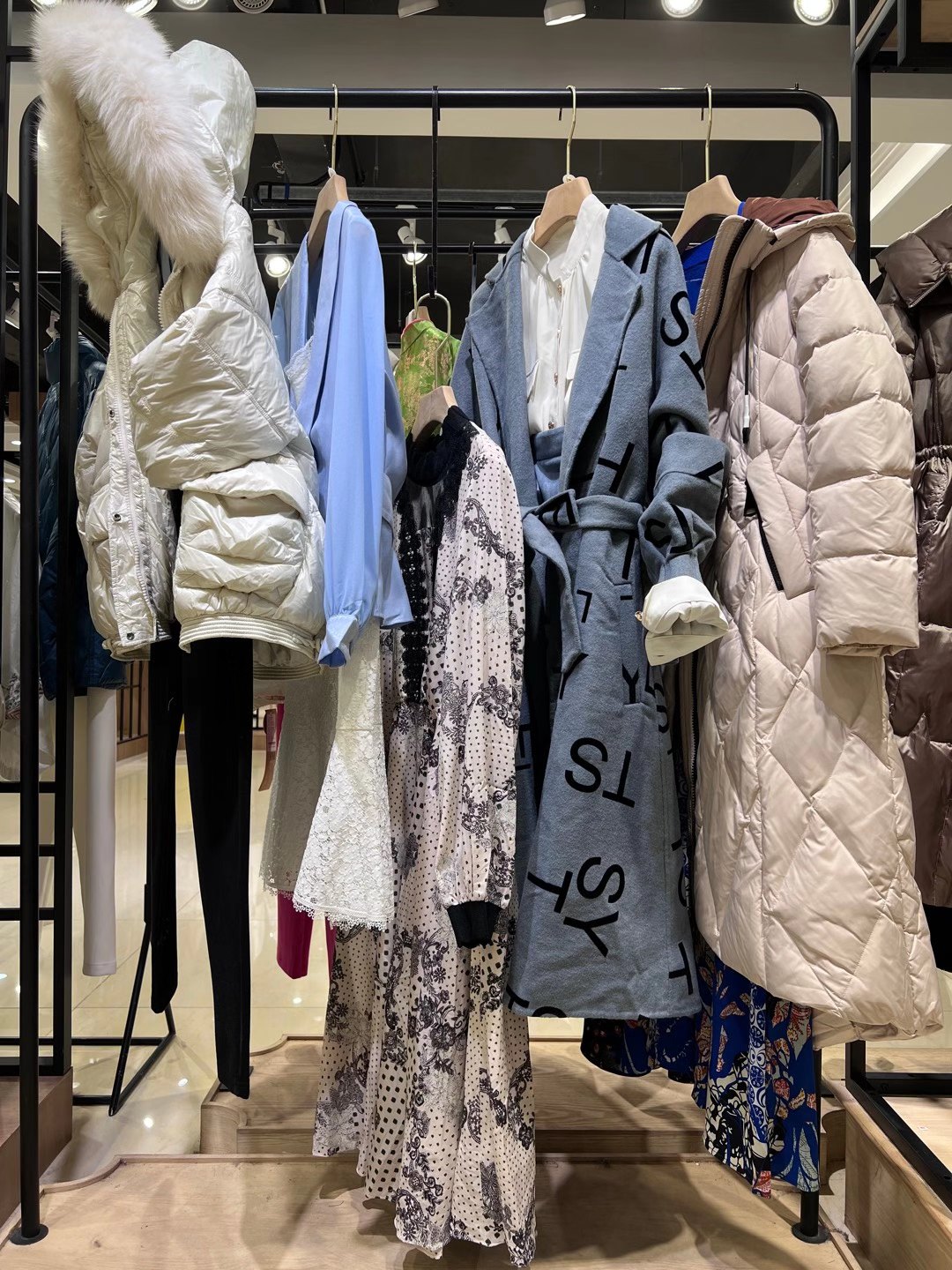 女裝批發(fā) 歌錦2022冬專柜雜款撤柜清倉直播間實體一手貨源走份服裝