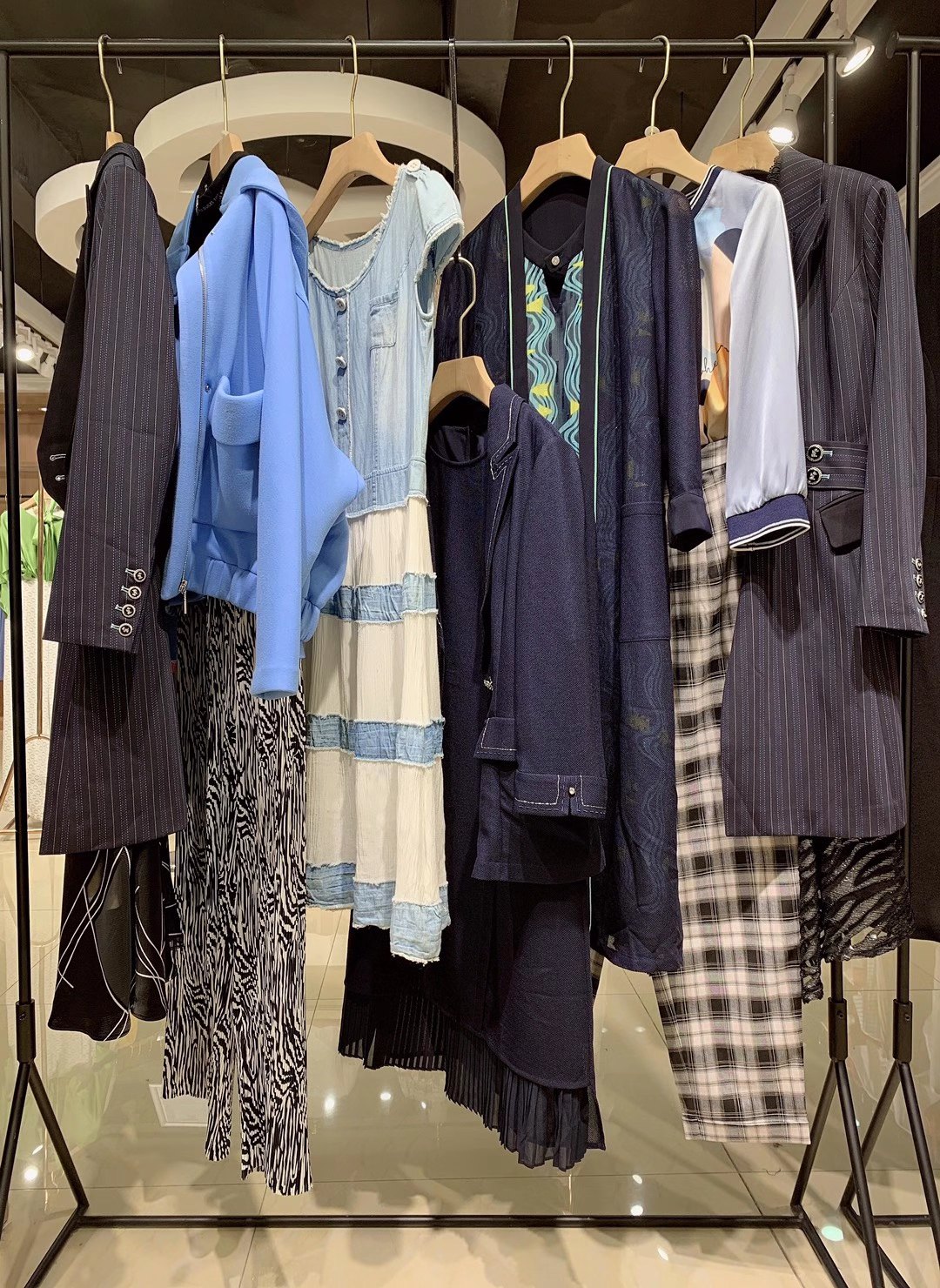 女裝批發(fā) 珞娜2022秋撤柜品牌折扣女裝尾貨庫(kù)存清倉(cāng)一手貨源批發(fā)