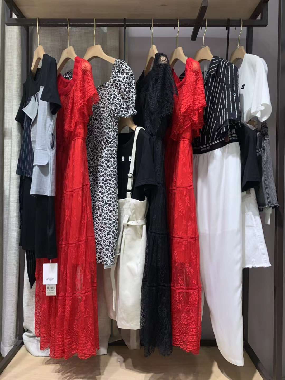 女裝批發(fā) 青葵2022商場撤柜折扣女裝尾貨實(shí)體直播一手貨源批發(fā)