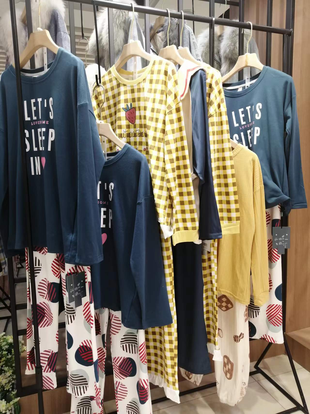 M.FT萌.棼騰家居服2023春品牌折扣女裝尾貨批發(fā)雜款時(shí)尚女裝清倉(cāng)