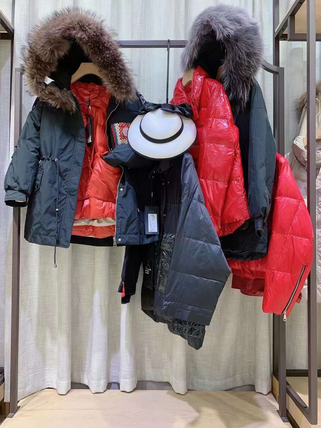 當(dāng)季新款【MILI】22冬國內(nèi)品牌羽絨服雜款尾貨批發(fā)市場(chǎng)貨源?